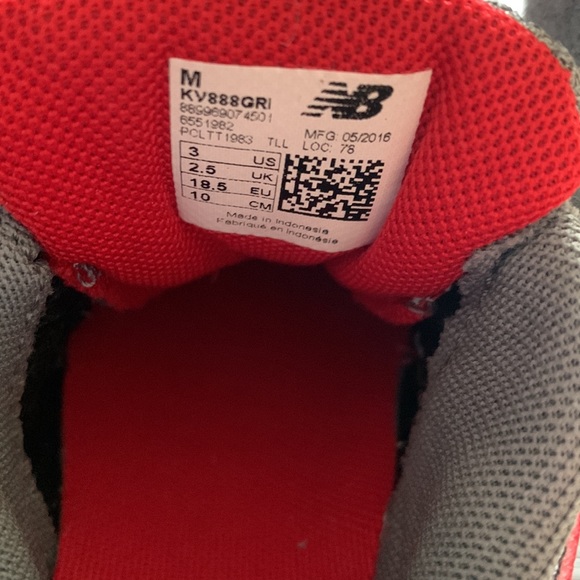 New Balance Kid's Shoe - Picture 5 of 5